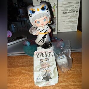 Dora Anything Goes - Tiger’s Roar